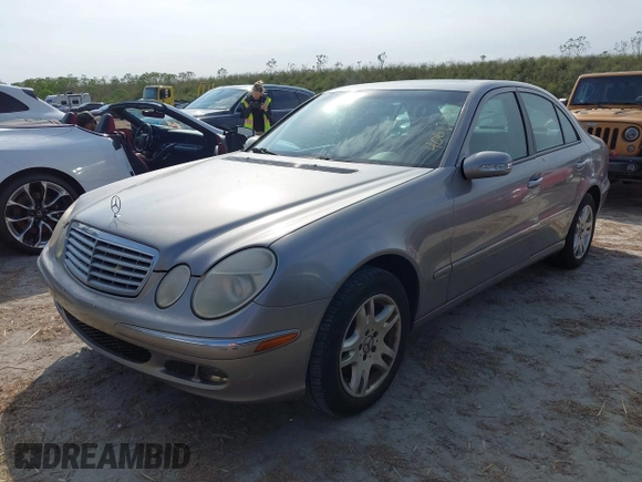 2006 Mercedes-Benz E-Class 3.5L with VIN WDBUF56J16A795803, listed as a IAAI auction lot 40613021 with 1 mi miles. Bid and sale history available at carsss.com. Image 17.