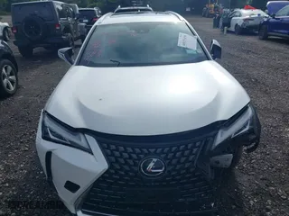 2020 Lexus UX with VIN JTHP9JBH8L2023403, listed as a IAAI auction lot 40035496 with 42,902 mi miles. Bid and sale history available at carsss.com. Image 12.