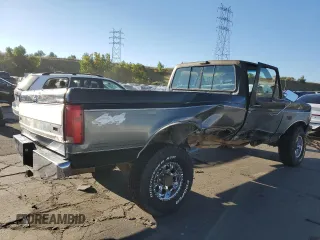 1993 Ford F-250 with VIN 1FTHF26H0PLA07047, listed as a Copart auction lot 71775454 with 180,503 mi miles and Salvage Title. Bid and sale history available at carsss.com. Image 3.