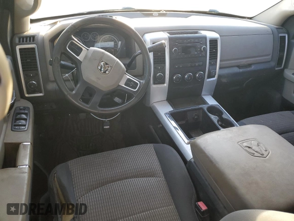 2010 Dodge 2500 SLT z VIN 3D7UT2CL4AG179852, wystawiony jako Copart lot #53741455 z przebiegiem 228 412 mil mil oraz Szkoda całkowita • Salvage title. Historia ofert i sprzedaży dostępna na DreamBid. Obrazek 8.