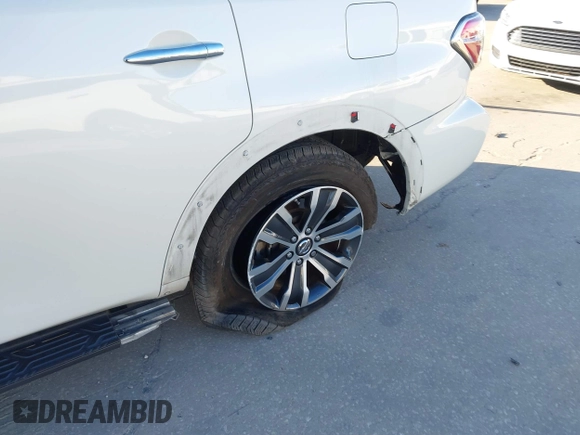 2020 Nissan Armada SL with VIN JN8AY2ND0L9111866, listed as a IAAI auction lot 41304192 with 70,367 mi miles. Bid and sale history available at carsss.com. Image 6.