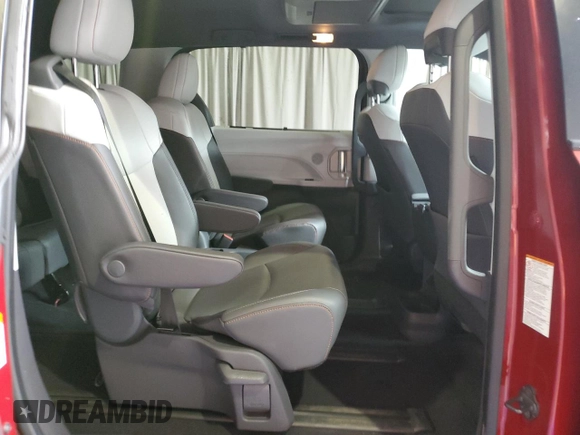 2021 Toyota Sienna XSE with VIN 5TDDRKEC1MS021660, listed as a Copart auction lot 60449624 with 16,194 mi miles and Clean Title. Bid and sale history available at DreamBid. Image 11.