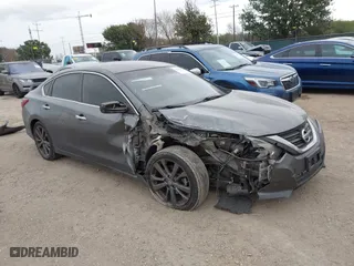 2018 Nissan Altima 2.5 SV with VIN 1N4AL3AP9JC256152, listed as a IAAI auction lot 41359670 with 136,686 mi miles. Bid and sale history available at carsss.com. Image 1.
