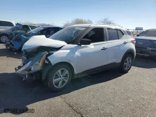 2018 Nissan Kicks SR with VIN 3N1CP5CU8JL534200, listed as a Copart auction lot 44972475 with 38,733 mi miles and Salvage Title. Bid and sale history available at carsss.com. Image 1.