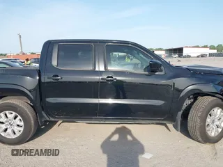 2024 Nissan Frontier SL z VIN 1N6ED1EJ5RN667709, wystawiony jako IAAI lot #42023149 z przebiegiem 3 335 mil mil oraz . Historia ofert i sprzedaży dostępna na DreamBid. Obrazek 13.