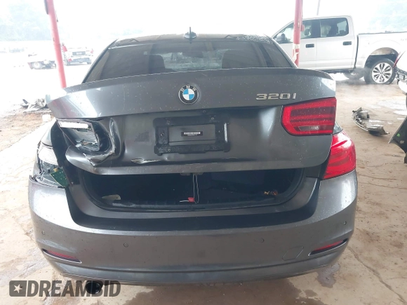 2016 BMW 3 Series 320i z VIN WBA8A9C54GK617747, wystawiony jako IAAI lot #42342518 z przebiegiem Nie podano mil oraz . Historia ofert i sprzedaży dostępna na DreamBid. Obrazek 16.