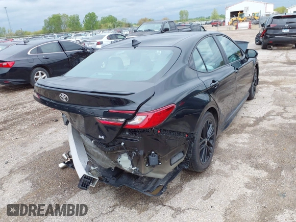 2025 Toyota Camry LE z VIN 4T1DAACK0SU057646, wystawiony jako IAAI lot #42147253 z przebiegiem 6 675 mil mil oraz . Historia ofert i sprzedaży dostępna na DreamBid. Obrazek 4.