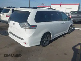 2012 Toyota Sienna SE with VIN 5TDXK3DC1CS221798, listed as a IAAI auction lot 41989210 with 198,962 mi miles. Bid and sale history available at carsss.com. Image 4.
