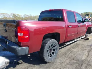 2008 Chevrolet Silverado 1500 1LT with VIN 3GCEC13018G277973, listed as a IAAI auction lot 41915142 with 177,462 mi miles and . Bid and sale history available at DreamBid. Image 4.