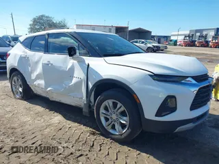 2021 Chevrolet Blazer LT z VIN 3GNKBCRS8MS558757, wystawiony jako IAAI lot #41491064 z przebiegiem 107 066 mil mil oraz . Historia ofert i sprzedaży dostępna na DreamBid. Obrazek 1.