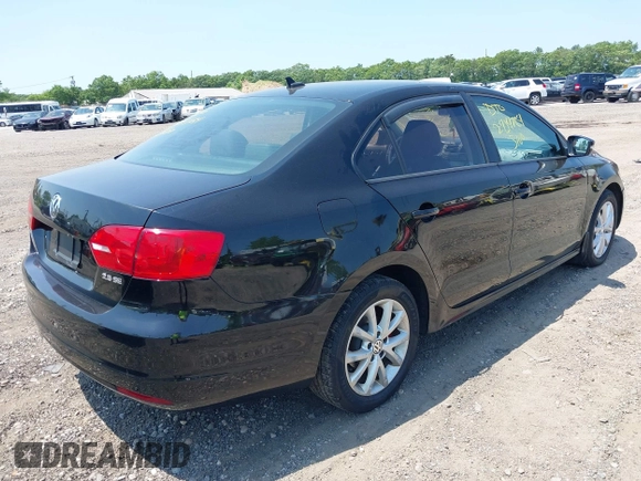 2012 Volkswagen Jetta SE with VIN 3VWDP7AJXCM373252, listed as a IAAI auction lot 39683747 with 265,621 mi miles and . Bid and sale history available at DreamBid. Image 4.