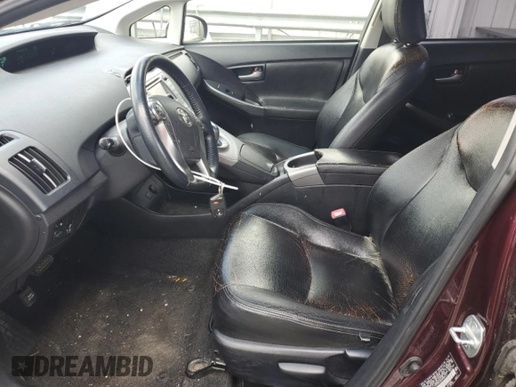 2013 Toyota Prius One z VIN JTDKN3DU8D5586013, wystawiony jako Copart lot #53076285 z przebiegiem 203 087 mil mil oraz Czysty tytuł • Clean title. Historia ofert i sprzedaży dostępna na DreamBid. Obrazek 7.