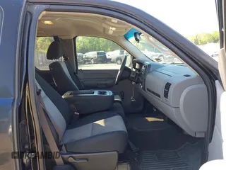 2007 Chevrolet Silverado 1500 LS with VIN 1GCEC19X77Z642417, listed as a IAAI auction lot 42220181 with 165,120 mi miles and . Bid and sale history available at DreamBid. Image 5.