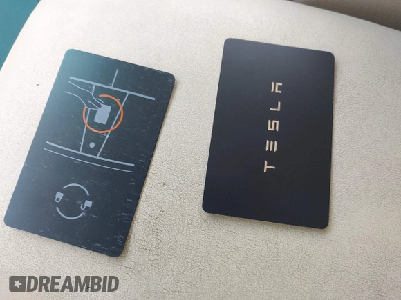 2025 Tesla Model 3 Long Range with VIN 5YJ3E1EA2SF919461, listed as a IAAI auction lot 41672494 with 777 mi miles and . Bid and sale history available at DreamBid. Image 11.