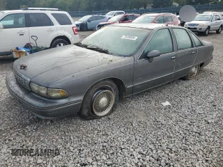 1992 Chevrolet Caprice z VIN 1G1BN53E5NW120694, wystawiony jako Copart lot #73438584 z przebiegiem 156 839 mil mil oraz Czysty tytuł • Clean title. Historia ofert i sprzedaży dostępna na DreamBid. Obrazek 1.