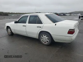 1995 Mercedes-Benz E Class with VIN WDBEA32E7SC196256, listed as a Copart auction lot 51487935 with 103,645 mi miles and Clean Title. Bid and sale history available at carsss.com. Image 2.