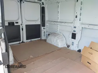 2016 Ram ProMaster Cargo z VIN 3C6TRVAG5GE134667, wystawiony jako IAAI lot #41411317 z przebiegiem 109 352 mil mil oraz . Historia ofert i sprzedaży dostępna na DreamBid. Obrazek 8.