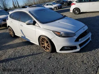 2015 Ford Focus ST with VIN 1FADP3L99FL266011, listed as a Copart auction lot 45046835 with 0 mi miles and Salvage Title. Bid and sale history available at carsss.com. Image 4.