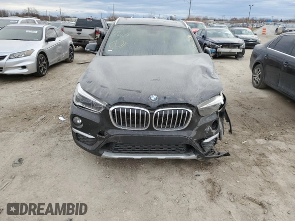 2016 BMW X1 xDrive28i with VIN WBXHT3C37GP886033, listed as a Copart auction lot 39359283 with 61,840 mi miles. Bid and sale history available at carsss.com. Image 5.