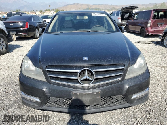 2014 Mercedes-Benz C 250 Sport z VIN WDDGF4HB5EA968032, wystawiony jako Copart lot #60570585 z przebiegiem 121 077 mil mil oraz Czysty tytuł • Clean title. Historia ofert i sprzedaży dostępna na DreamBid. Obrazek 5.