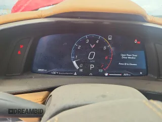2021 Chevrolet Corvette 3LT z VIN 1G1YC2D4XM5100398, wystawiony jako Copart lot #49331985 z przebiegiem 8 800 mil mil oraz Szkoda całkowita • Salvage title. Historia ofert i sprzedaży dostępna na DreamBid. Obrazek 9.