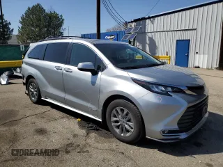 2021 Toyota Sienna XLE with VIN 5TDYSKFC6MS033078, listed as a Copart auction lot 52763265 with 59,599 mi miles and Salvage Title. Bid and sale history available at DreamBid. Image 4.