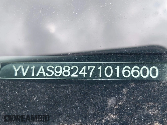 2007 Volvo S80 I6 with VIN YV1AS982471016600, listed as a IAAI auction lot 42068122 with 100,083 mi miles. Bid and sale history available at carsss.com. Image 9.