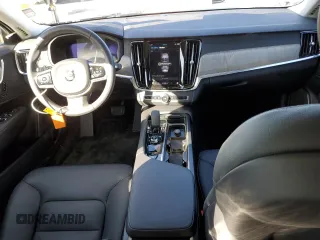 2023 Volvo S90 Plus z VIN LVY062MN0PP351307, wystawiony jako Copart lot #40932624 z przebiegiem 6 018 mil mil oraz . Historia ofert i sprzedaży dostępna na DreamBid. Obrazek 8.