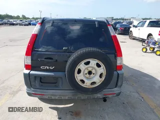 2005 Honda CR-V LX with VIN JHLRD78535C031868, listed as a IAAI auction lot 42002372 with 201,258 mi miles. Bid and sale history available at carsss.com. Image 17.