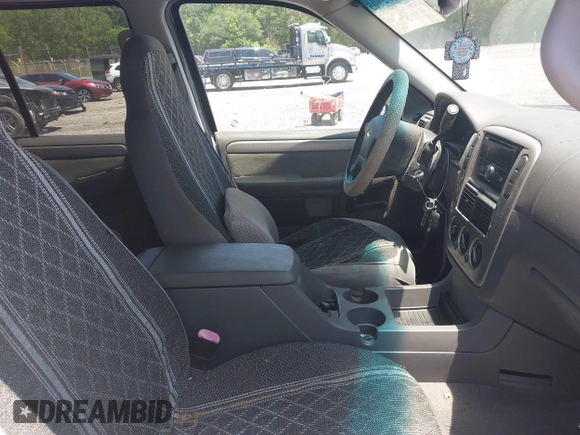 2004 Ford Explorer XLT z VIN 1FMZU63K04ZA16160, wystawiony jako IAAI lot #42272905 z przebiegiem 143 513 mil mil oraz . Historia ofert i sprzedaży dostępna na DreamBid. Obrazek 5.