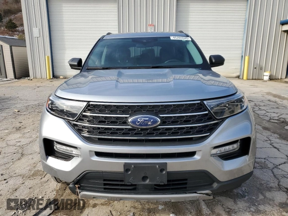 2022 Ford Explorer XLT with VIN 1FMSK8DH2NGB06154, listed as a Copart auction lot 45265545 with 93,803 mi miles and Salvage Title. Bid and sale history available at DreamBid. Image 5.