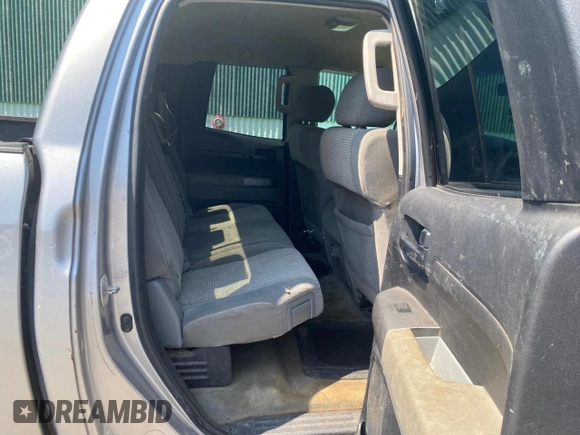 2010 Toyota Tundra with VIN 5TFUM5F11AX01281, listed as a Copart auction lot 66980935 with 308,906 mi miles and Clean title. Bid and sale history available at DreamBid. Image 6.