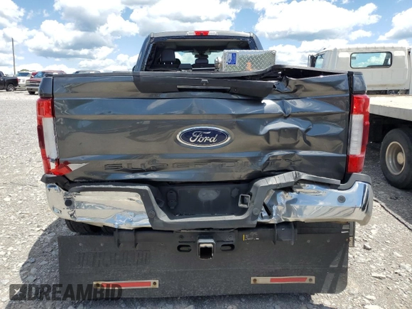 2019 Ford F-350 XL z VIN 1FT8W3DT0KEF32832, wystawiony jako Copart lot #55496984 z przebiegiem 255 549 mil mil oraz Szkoda całkowita • Salvage title. Historia ofert i sprzedaży dostępna na DreamBid. Obrazek 6.