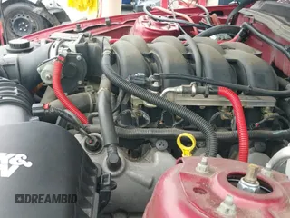 2007 Ford Mustang GT Deluxe с VIN 1ZVHT82H675338024, выставлен на аукционе IAAI как лот 42975841 с пробегом 112 016 миль миль и . История ставок и продаж доступна на DreamBid. Изображение 21.