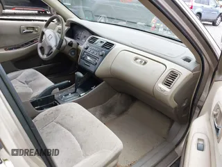 2001 Honda Accord LX z VIN JHMCG56471C028960, wystawiony jako IAAI lot #42223734 z przebiegiem 387 033 mil mil oraz . Historia ofert i sprzedaży dostępna na DreamBid. Obrazek 5.