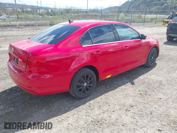 2014 Volkswagen Jetta Sedan SE w/Connectivity/Sunroof PZEV with VIN 3VWD17AJ1EM444066, listed as a IAAI auction lot 42030027 with 109,598 mi miles. Bid and sale history available at carsss.com. Image 4.