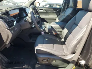 2024 GMC Acadia FWD Elevation z VIN 1GKENKKS2RJ194690, wystawiony jako Copart lot #45913165 z przebiegiem 16 738 mil mil oraz Czysty tytuł • Clean title. Historia ofert i sprzedaży dostępna na DreamBid. Obrazek 7.