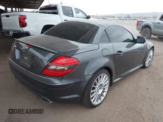 2011 Mercedes-Benz SLK 300 z VIN WDBWK5EA7BF236839, wystawiony jako IAAI lot #41739236 z przebiegiem 93 326 mil mil oraz . Historia ofert i sprzedaży dostępna na DreamBid. Obrazek 4.