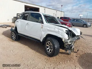 2019 Toyota 4Runner SR5 with VIN JTEBU5JR2K5616582, listed as a IAAI auction lot 41159029 with 1 mi miles. Bid and sale history available at carsss.com. Image 1.