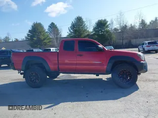 2014 Toyota Tacoma with VIN 5TFUX4EN7EX027719, listed as a IAAI auction lot 41922936 with 163,047 mi miles and . Bid and sale history available at DreamBid. Image 13.