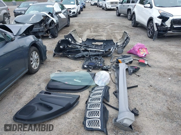 2019 Jeep Grand Cherokee High Altitude with VIN 1C4RJFCG1KC570199, listed as a IAAI auction lot 42464644 with 94,126 mi miles and . Bid and sale history available at DreamBid. Image 12.