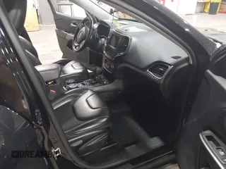 2020 Jeep Cherokee Latitude Plus с VIN 1C4PJMLB8LD564170, выставлен на аукционе IAAI как лот 41348768 с пробегом 55 573 миль миль и . История ставок и продаж доступна на DreamBid. Изображение 5.