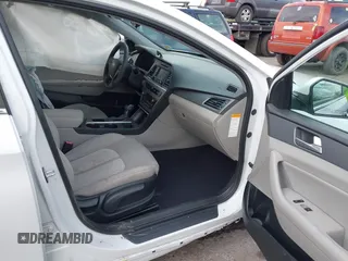 2016 Hyundai Sonata SE with VIN KMHE24L15GA037265, listed as a IAAI auction lot 40752675 with Not Provided miles and . Bid and sale history available at carsss.com. Image 5.