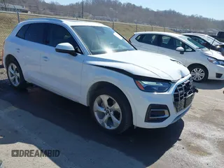 2021 Audi Q5 Premium Plus with VIN WA1BAAFYXM2050143, listed as a IAAI auction lot 41724418 with 60,638 mi miles. Bid and sale history available at carsss.com. Image 1.