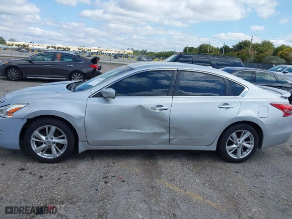 2013 Nissan Altima 2.5 SL with VIN 1N4AL3AP0DC143100, listed as a IAAI auction lot 41998585 with 102,564 mi miles. Bid and sale history available at carsss.com. Image 6.