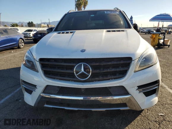 2015 Mercedes-Benz M 400 with VIN 4JGDA5GB2FA586282, listed as a Copart auction lot 85108304 with 123,808 mi miles and Salvage Title. Bid and sale history available at DreamBid. Image 5.