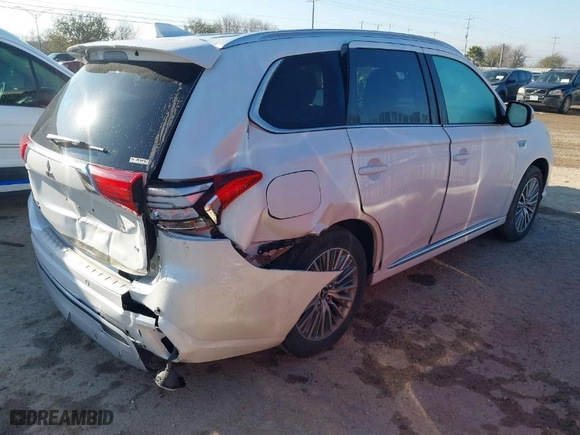 2020 Mitsubishi Outlander PHEV SEL with VIN JA4J24A57LZ010227, listed as a IAAI auction lot 41652308 with 47,929 mi miles. Bid and sale history available at carsss.com. Image 4.