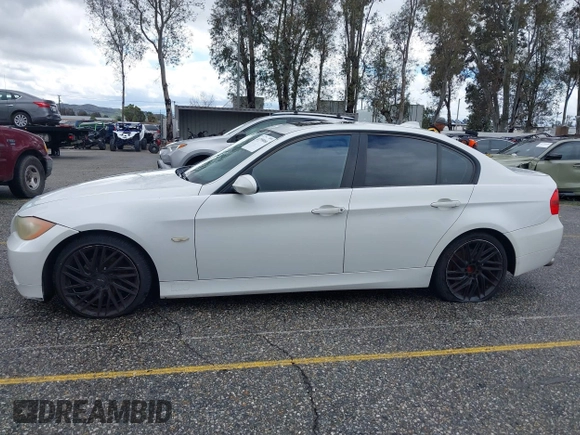 2007 BMW 3 Series 328i with VIN WBAVC53517FZ77136, listed as a IAAI auction lot 41799066 with 178,362 mi miles and . Bid and sale history available at carsss.com. Image 14.
