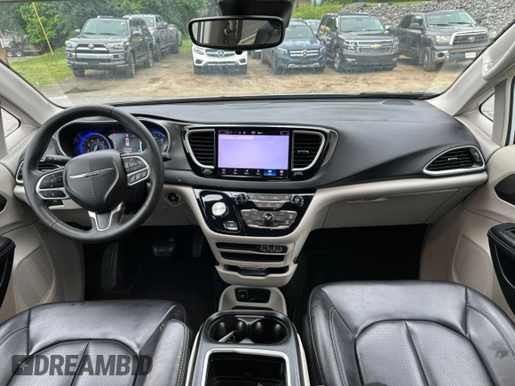 2023 Chrysler Pacifica Touring L with VIN 2C4RC1BG8PR529226, listed as a Copart auction lot 61720485 with 68,507 mi miles and Non repairable. Bid and sale history available at DreamBid. Image 8.