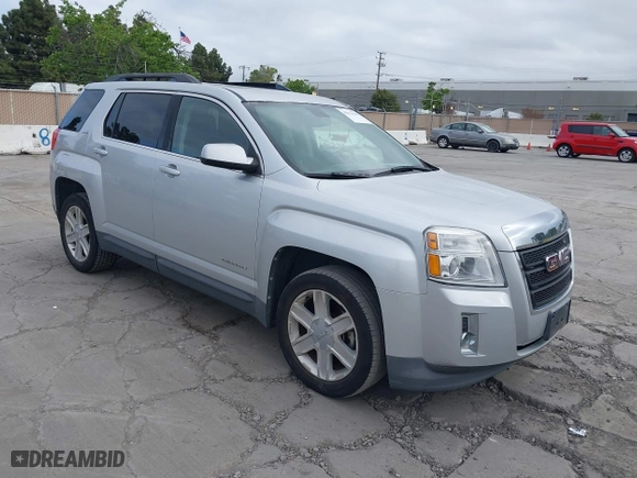2010 GMC Terrain SLE-2 with VIN 2CTALDEW4A6315140, listed as a IAAI auction lot 42111424 with 132,536 mi miles. Bid and sale history available at carsss.com. Image 1.